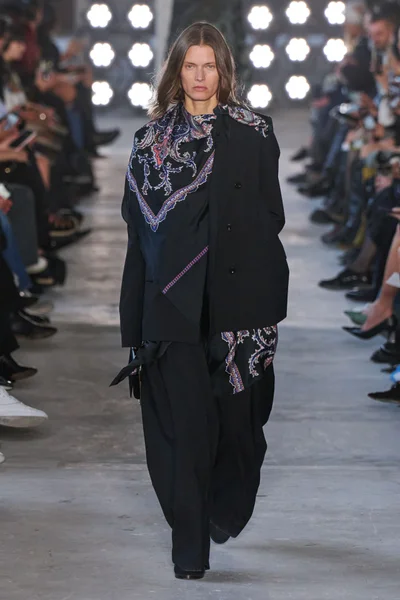 Look 34